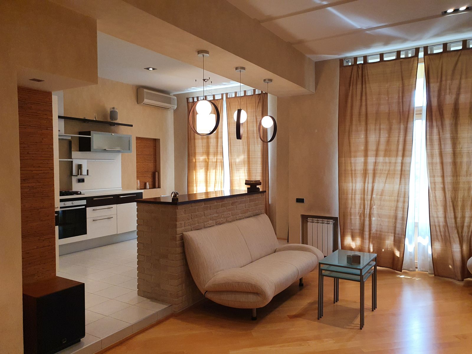 Жити у серці Києва. Скільки коштують квартири на Хрещатику: ціни та фото